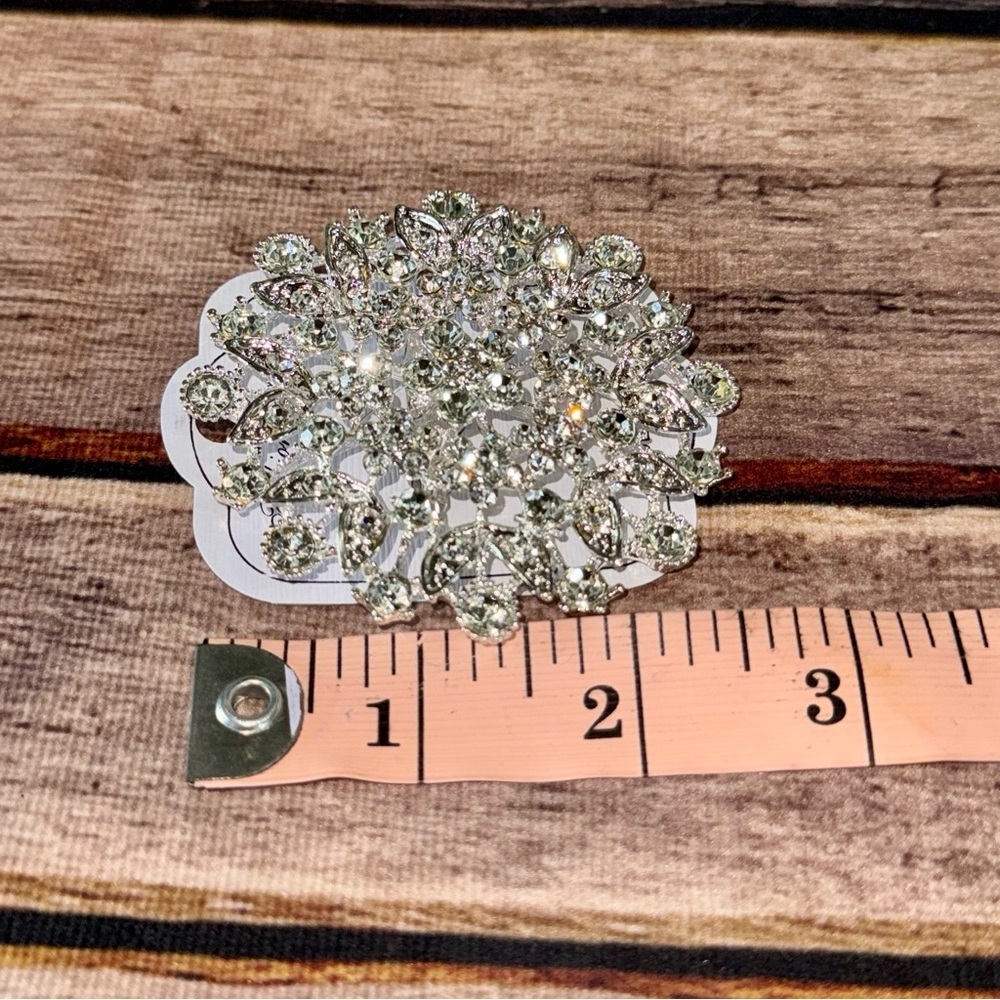 Sparkling Rhinestone Brooch- NEW - Picture 5 of 5